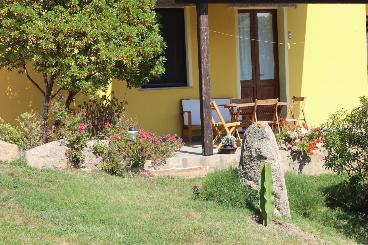 Agriturismo Campesi Casale Tra Le Vigne Aglientu Eksteriør bilde