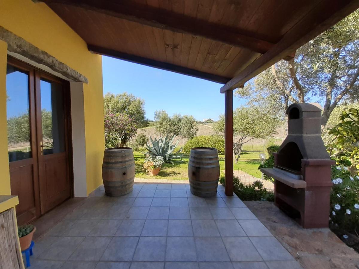 Agriturismo Campesi Casale Tra Le Vigne Aglientu Eksteriør bilde