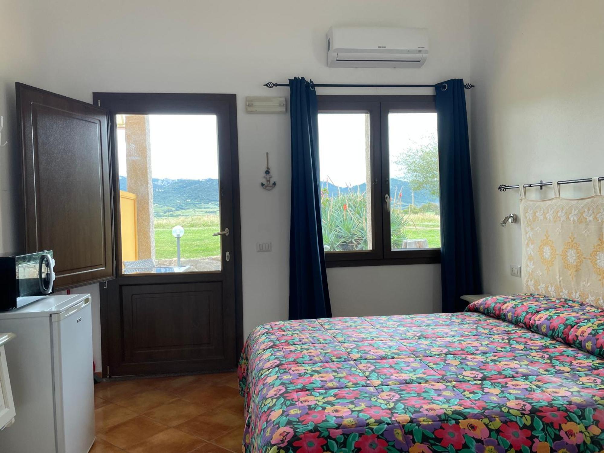 Agriturismo Campesi Casale Tra Le Vigne Aglientu Eksteriør bilde